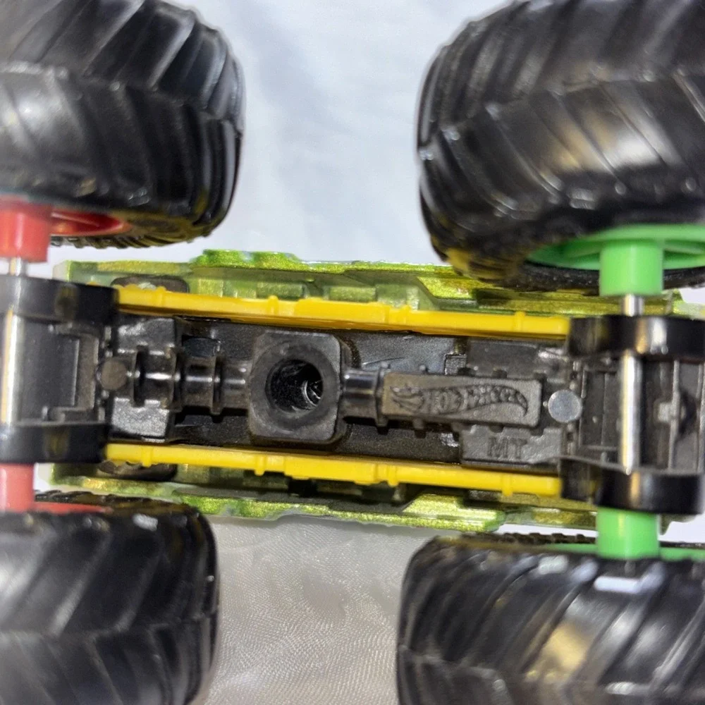Hot Wheels Monster Truck  Invader Camo Tank 1:64 Diecast Monster Truck